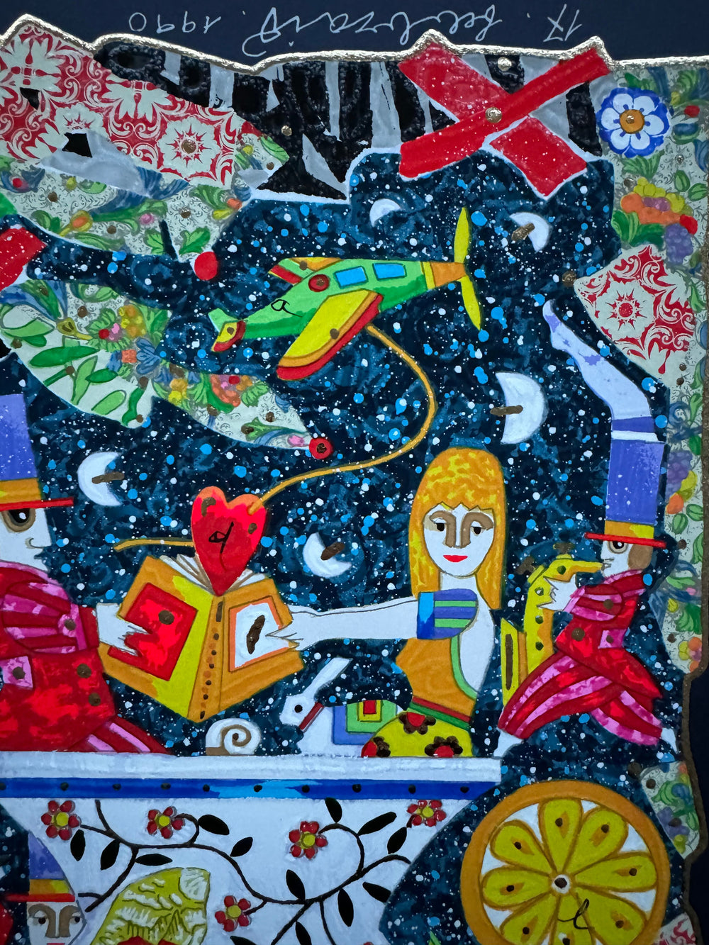 Il libro apre le sue pagine (fondo blu) | Francesco Musante