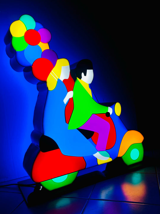 Chasing Balloons | Marco Lodola - Arte Focus™