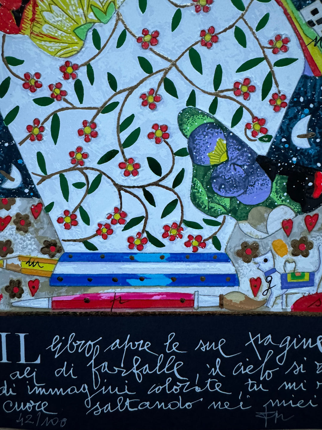 Il libro apre le sue pagine (fondo blu) | Francesco Musante