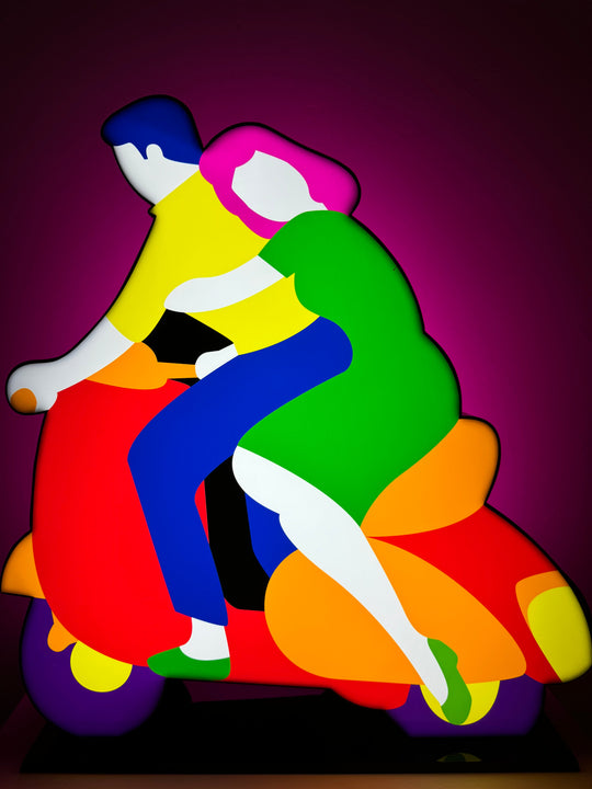 Vespa hugs II | Marco Lodola