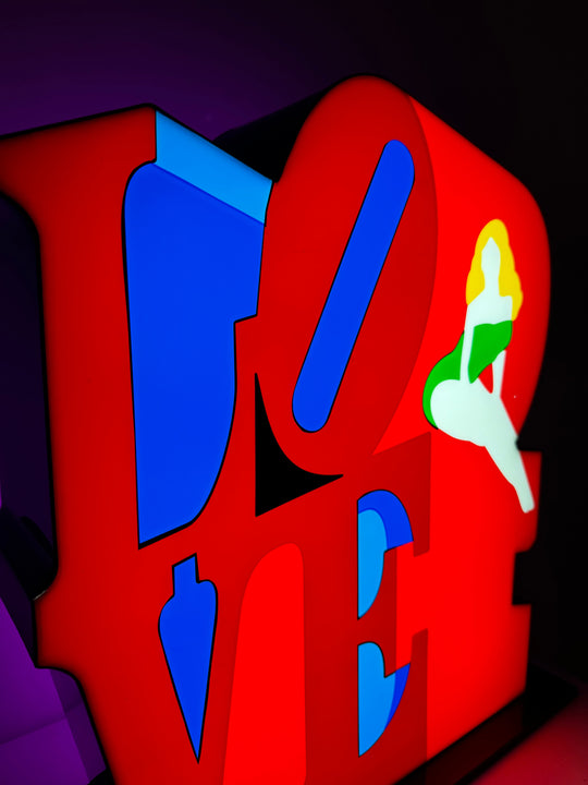 Love sculpture  | Marco Lodola